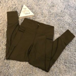 Like new Victoria secret Total Knockout Legging